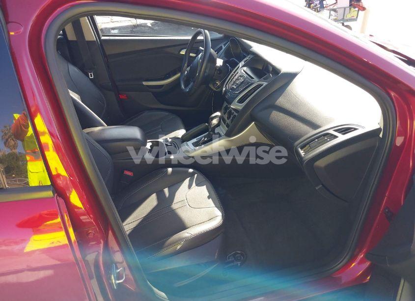 Photo 5 of 2014 Ford Focus SE (VIN 1FADP3K20EL185921)