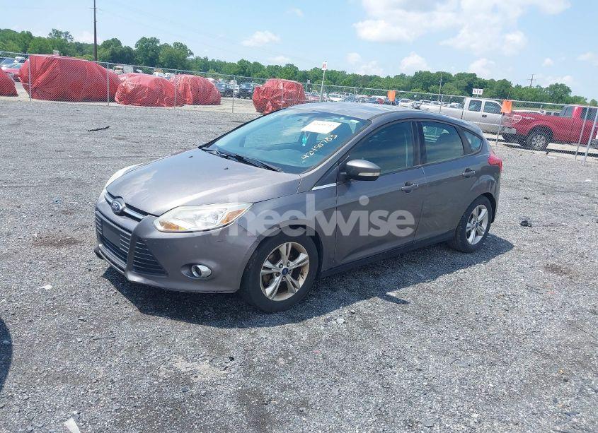 Photo 2 of 2014 Ford Focus SE (VIN 1FADP3K20EL188088)
