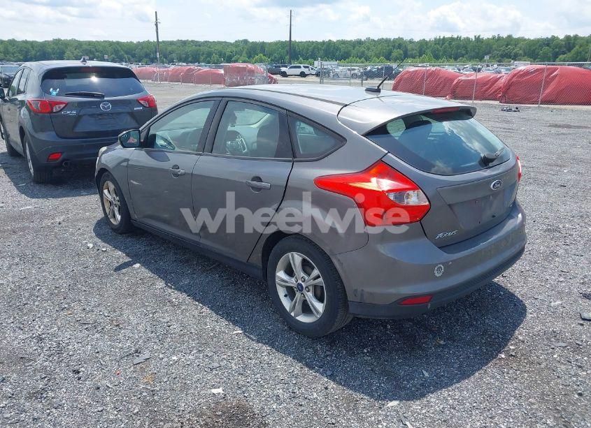 Photo 3 of 2014 Ford Focus SE (VIN 1FADP3K20EL188088)