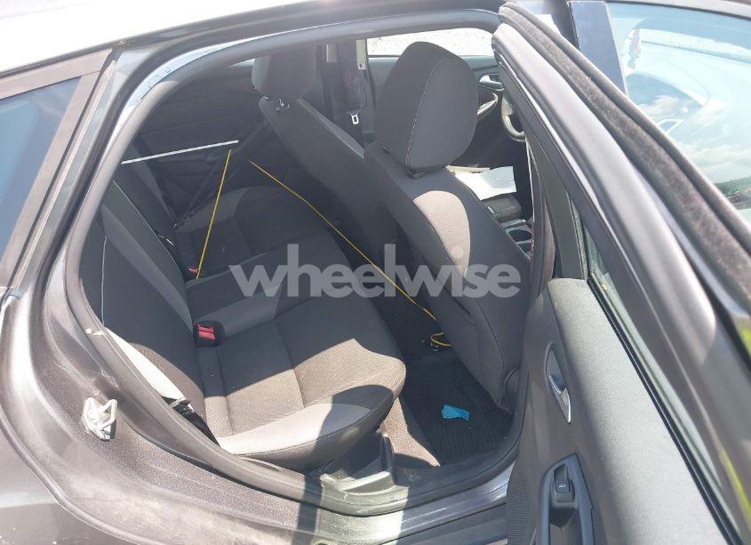 Photo 8 of 2014 Ford Focus SE (VIN 1FADP3K20EL188088)