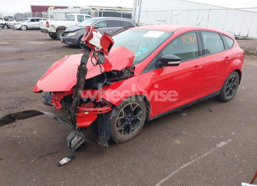 Photo 2 of 2014 Ford Focus SE (VIN 1FADP3K20EL210008)