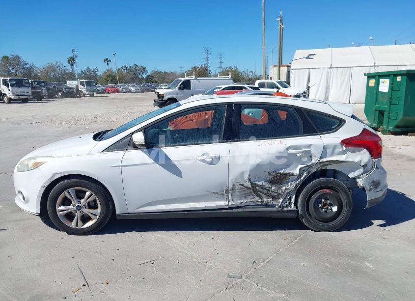 Photo 15 of 2014 Ford Focus SE (VIN 1FADP3K20EL214317)