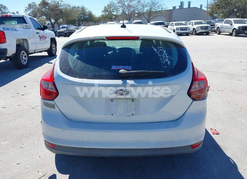 Photo 17 of 2014 Ford Focus SE (VIN 1FADP3K20EL214317)