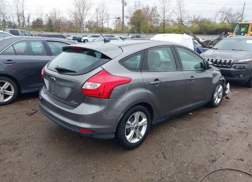Photo 4 of 2014 Ford Focus SE (VIN 1FADP3K20EL252159)