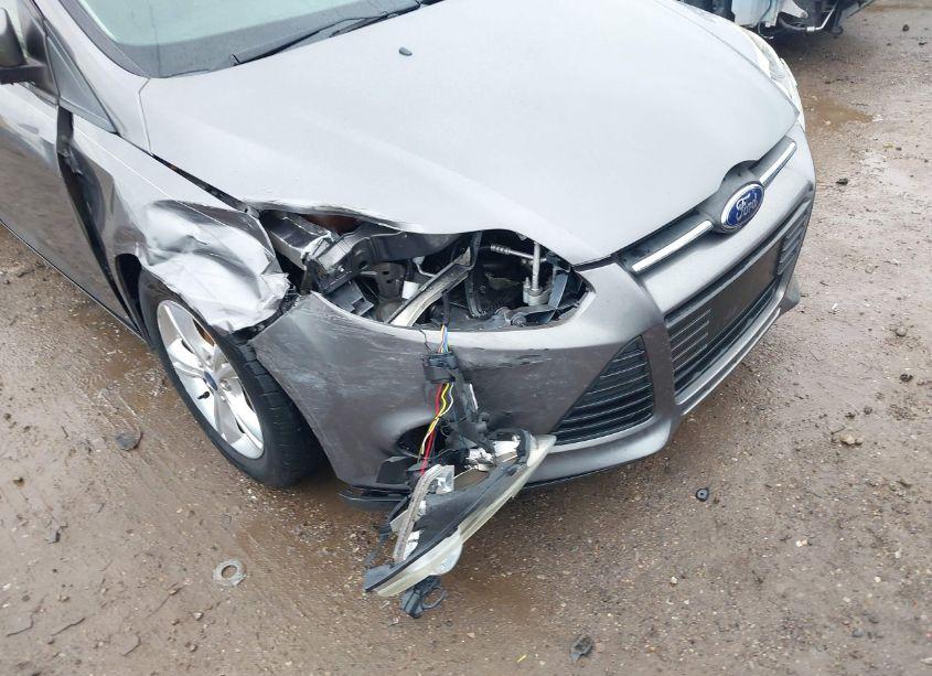 Photo 6 of 2014 Ford Focus SE (VIN 1FADP3K20EL252159)