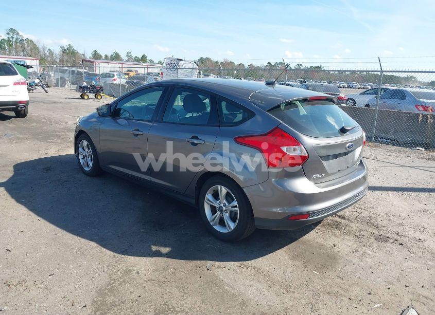 Photo 3 of 2014 Ford Focus SE (VIN 1FADP3K20EL267745)