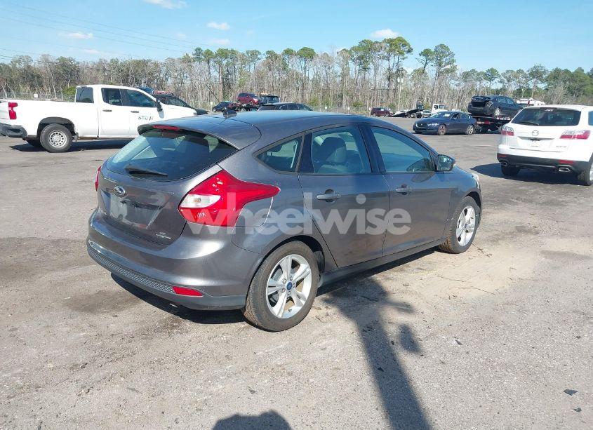Photo 4 of 2014 Ford Focus SE (VIN 1FADP3K20EL267745)