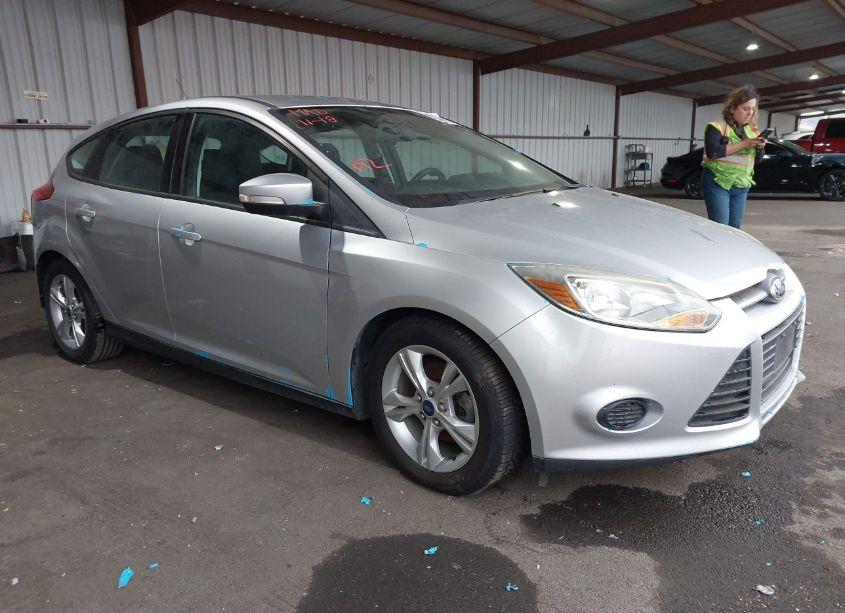 2014 Ford Focus SE (VIN 1FADP3K20EL287283) main photo