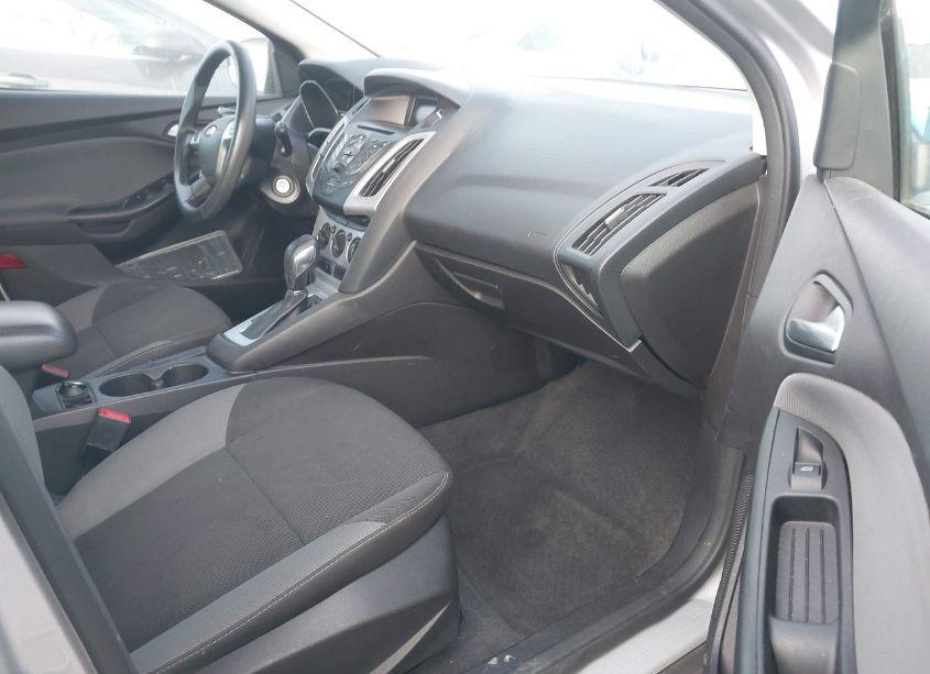 Photo 5 of 2014 Ford Focus SE (VIN 1FADP3K20EL287283)