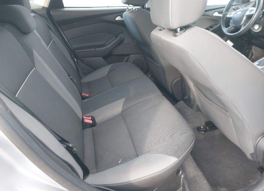 Photo 8 of 2014 Ford Focus SE (VIN 1FADP3K20EL287283)