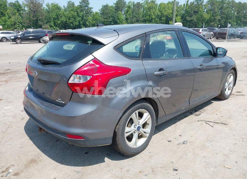 Photo 4 of 2014 Ford Focus SE (VIN 1FADP3K20EL309945)