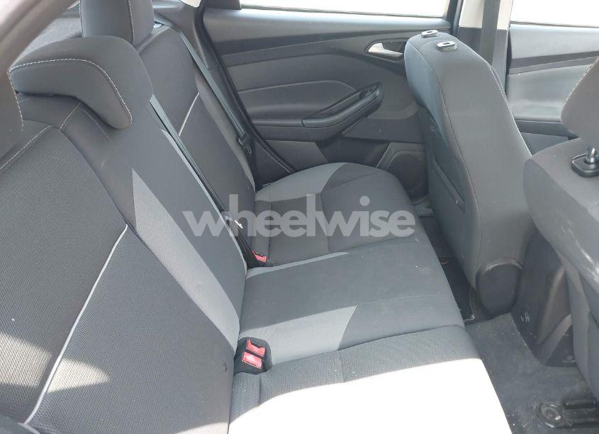 Photo 8 of 2014 Ford Focus SE (VIN 1FADP3K20EL309945)