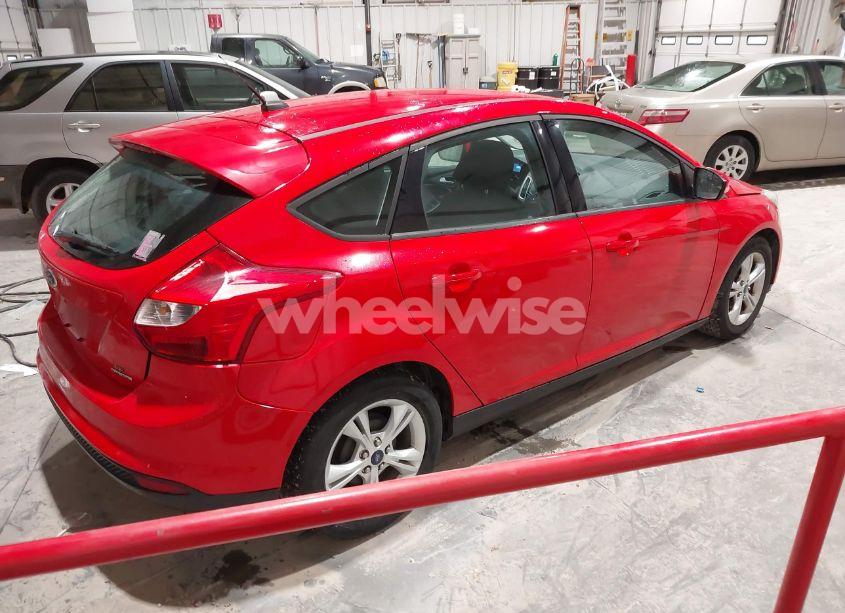 Photo 4 of 2014 Ford Focus SE (VIN 1FADP3K20EL333825)