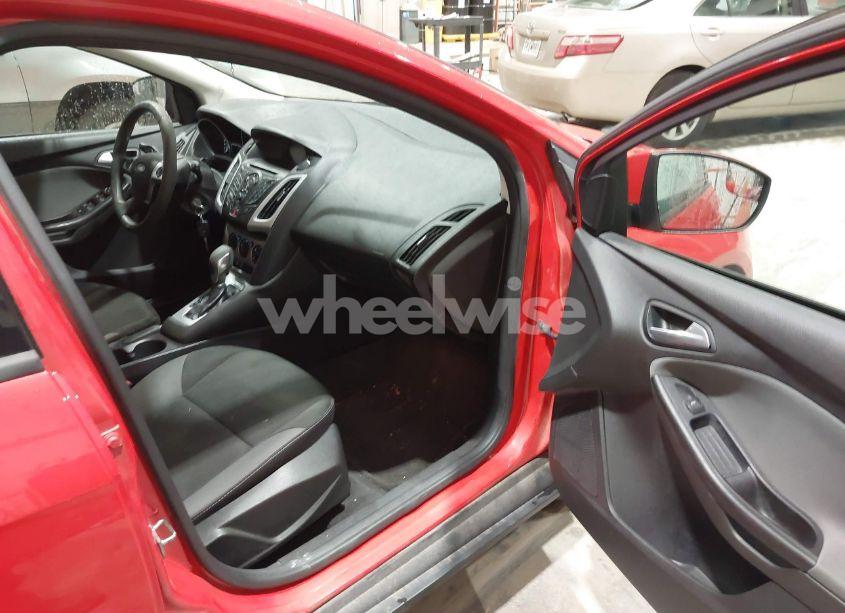 Photo 5 of 2014 Ford Focus SE (VIN 1FADP3K20EL333825)