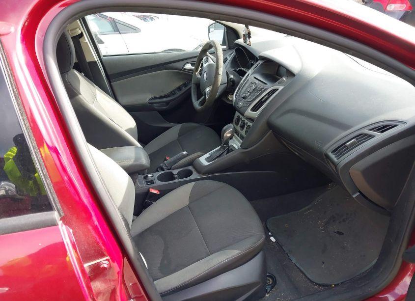 Photo 5 of 2014 Ford Focus SE (VIN 1FADP3K20EL333856)