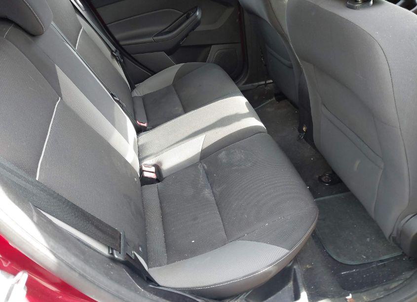 Photo 8 of 2014 Ford Focus SE (VIN 1FADP3K20EL333856)