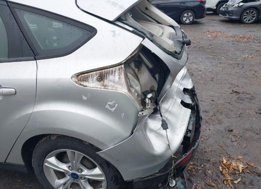 Photo 19 of 2014 Ford Focus SE (VIN 1FADP3K20EL360362)
