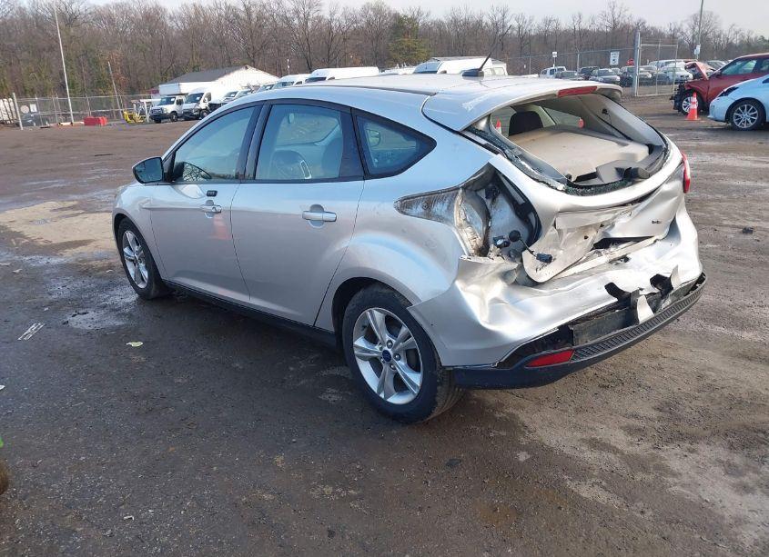 Photo 3 of 2014 Ford Focus SE (VIN 1FADP3K20EL360362)