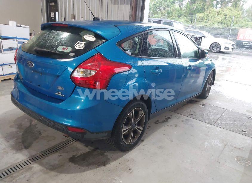 Photo 4 of 2014 Ford Focus SE (VIN 1FADP3K20EL368512)