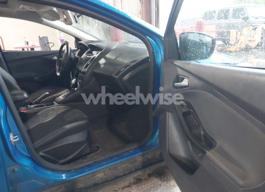 Photo 5 of 2014 Ford Focus SE (VIN 1FADP3K20EL368512)