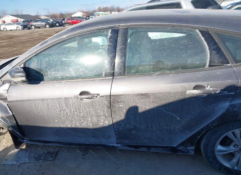 Photo 15 of 2014 Ford Focus SE (VIN 1FADP3K20EL379719)