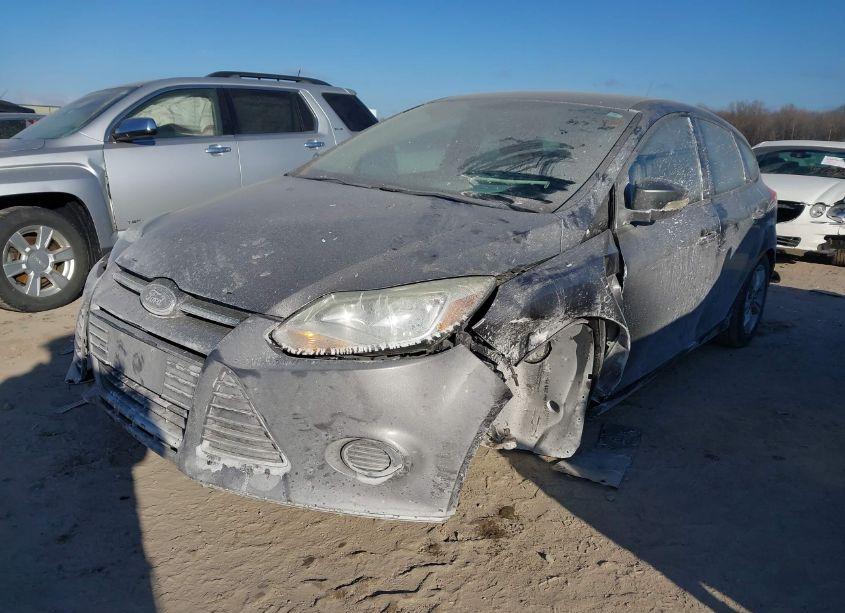 Photo 2 of 2014 Ford Focus SE (VIN 1FADP3K20EL379719)