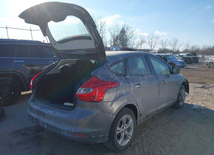 Photo 4 of 2014 Ford Focus SE (VIN 1FADP3K20EL379719)