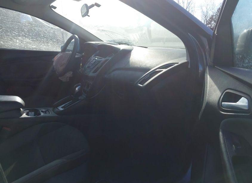 Photo 5 of 2014 Ford Focus SE (VIN 1FADP3K20EL379719)