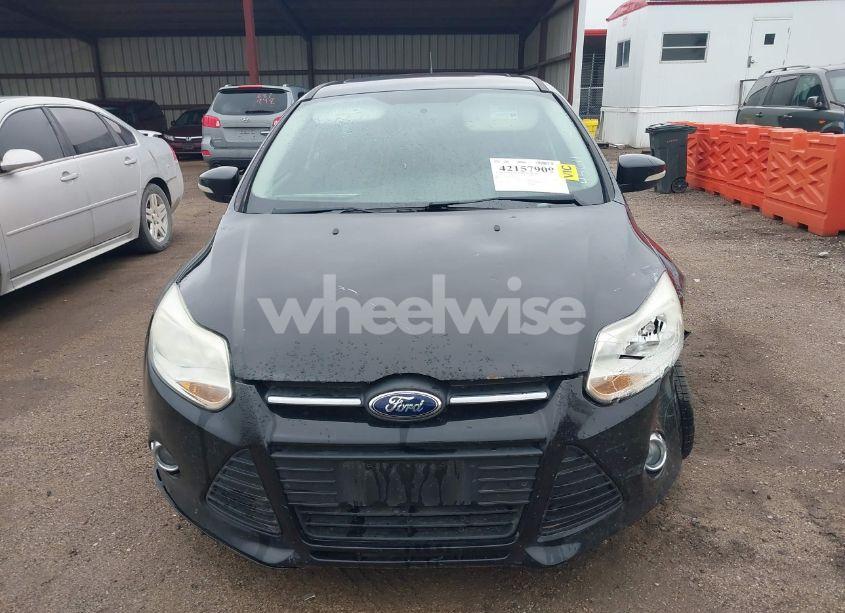 Photo 12 of 2014 Ford Focus SE (VIN 1FADP3K20EL386198)