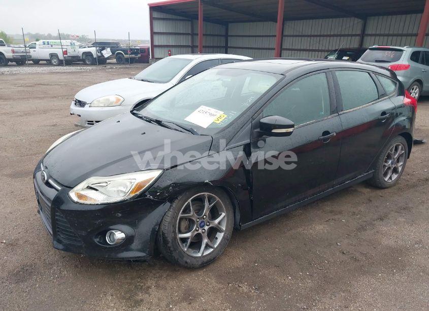 Photo 2 of 2014 Ford Focus SE (VIN 1FADP3K20EL386198)