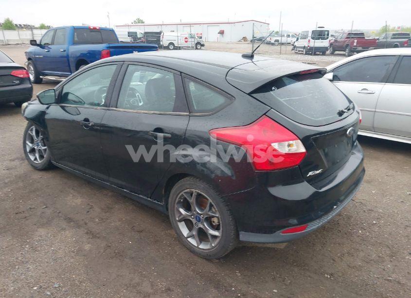 Photo 3 of 2014 Ford Focus SE (VIN 1FADP3K20EL386198)