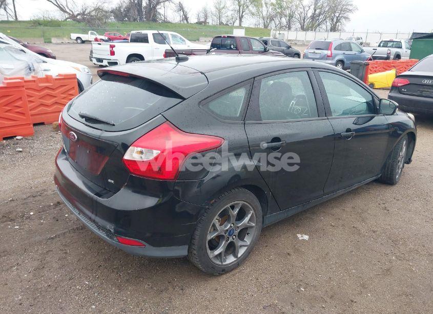 Photo 4 of 2014 Ford Focus SE (VIN 1FADP3K20EL386198)