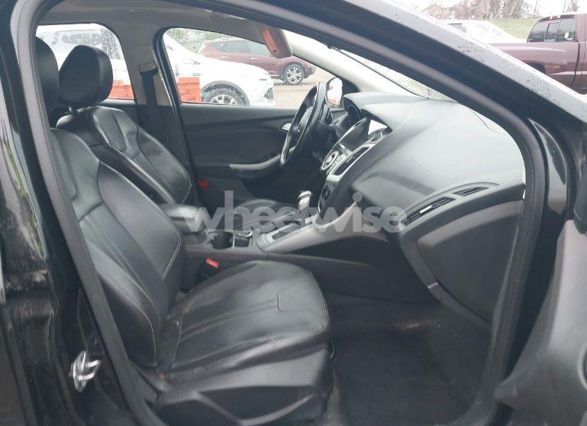 Photo 5 of 2014 Ford Focus SE (VIN 1FADP3K20EL386198)