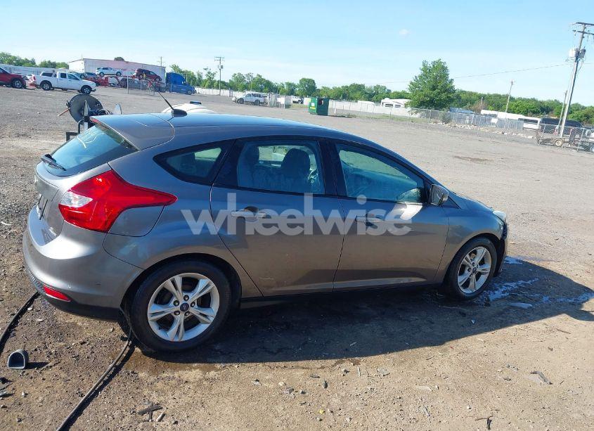Photo 13 of 2014 Ford Focus SE (VIN 1FADP3K20EL403887)