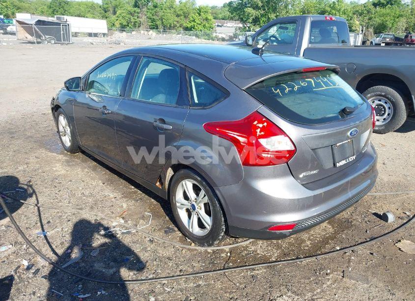 Photo 3 of 2014 Ford Focus SE (VIN 1FADP3K20EL403887)