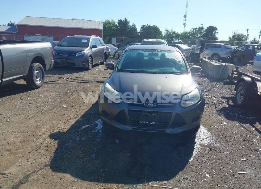 Photo 6 of 2014 Ford Focus SE (VIN 1FADP3K20EL403887)