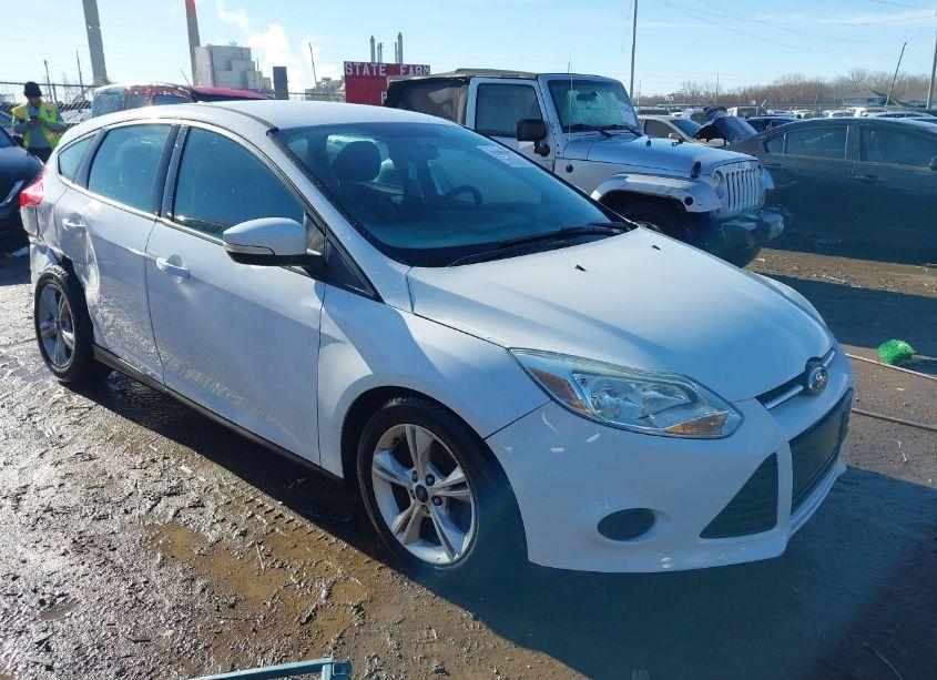 2014 Ford Focus SE (VIN 1FADP3K20EL408202) main photo