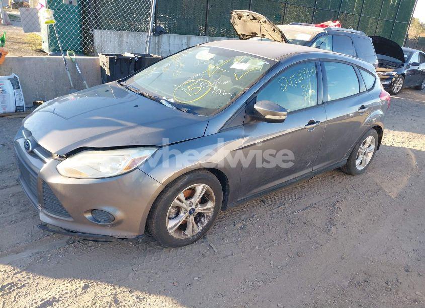 Photo 2 of 2014 Ford Focus SE (VIN 1FADP3K20EL421838)