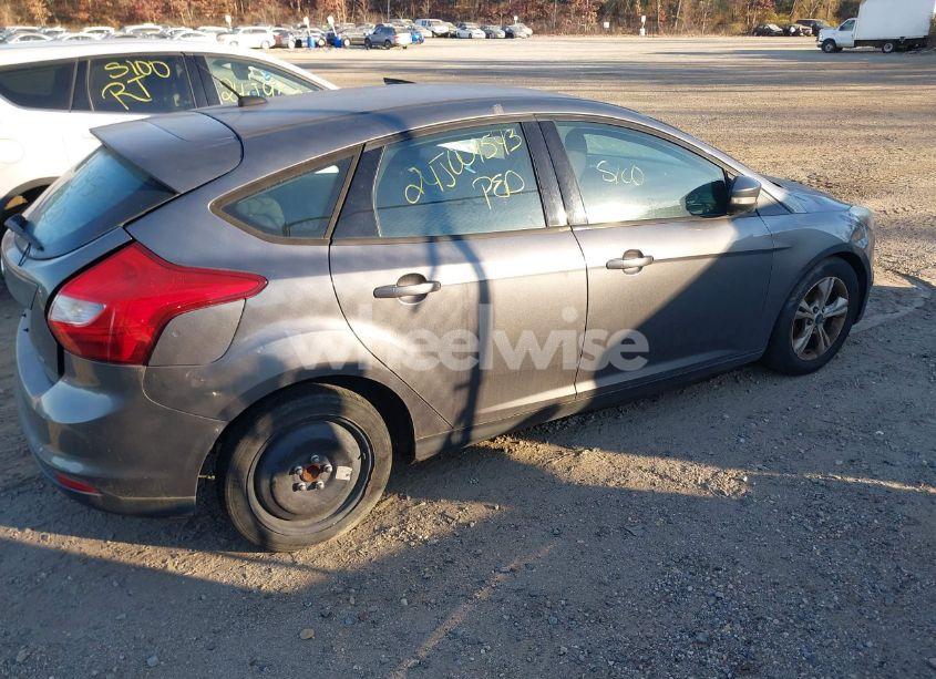 Photo 4 of 2014 Ford Focus SE (VIN 1FADP3K20EL421838)