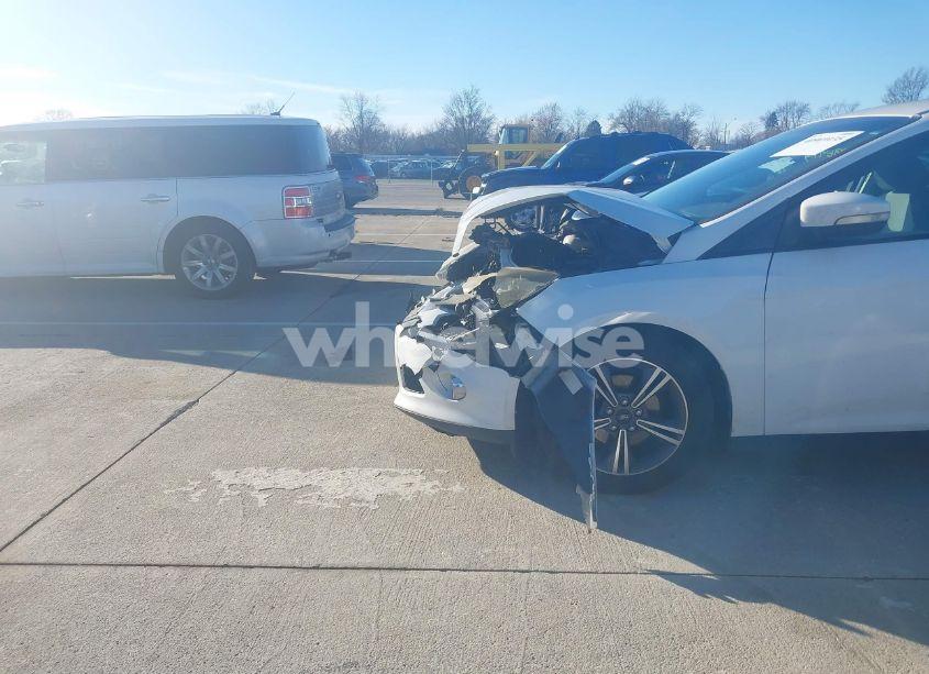 Photo 12 of 2014 Ford Focus SE (VIN 1FADP3K20EL450899)