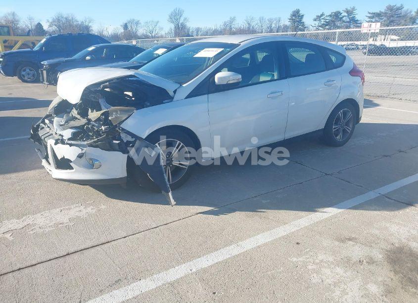 Photo 2 of 2014 Ford Focus SE (VIN 1FADP3K20EL450899)