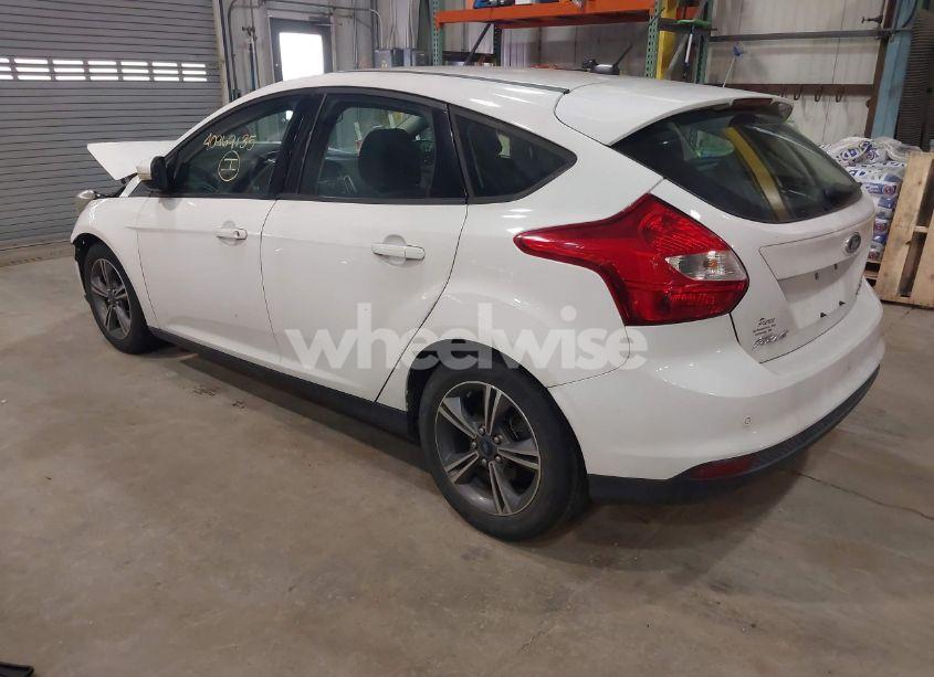 Photo 3 of 2014 Ford Focus SE (VIN 1FADP3K20EL450899)