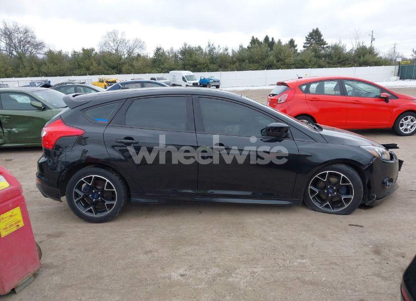 Photo 13 of 2014 Ford Focus SE (VIN 1FADP3K20EL459988)