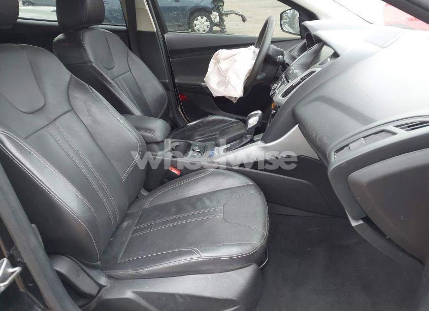 Photo 5 of 2014 Ford Focus SE (VIN 1FADP3K20EL459988)