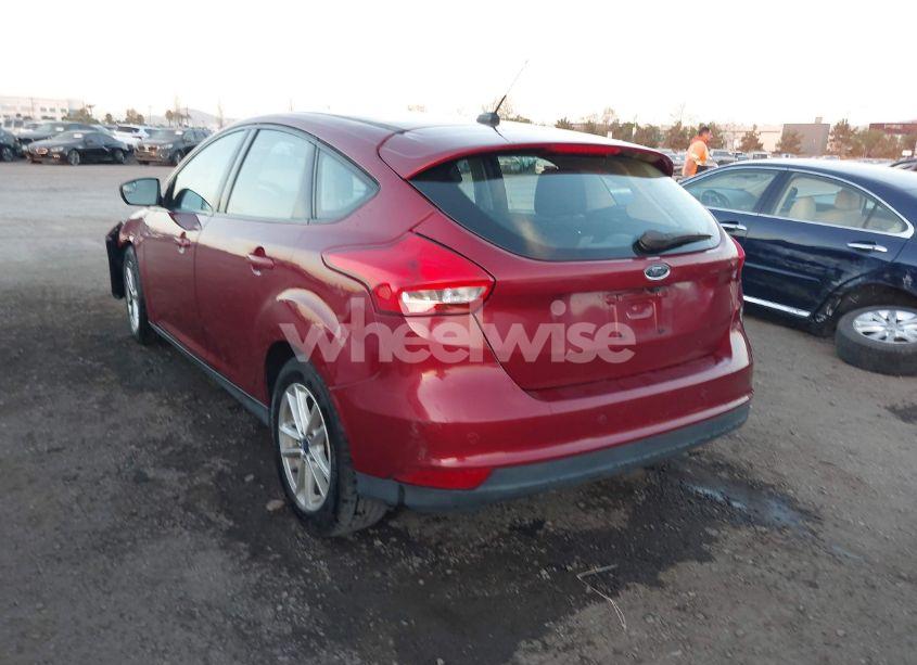 Photo 3 of 2015 Ford Focus SE (VIN 1FADP3K20FL220393)
