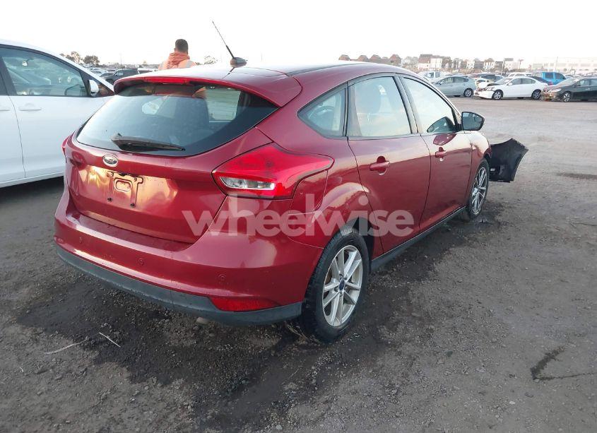 Photo 4 of 2015 Ford Focus SE (VIN 1FADP3K20FL220393)