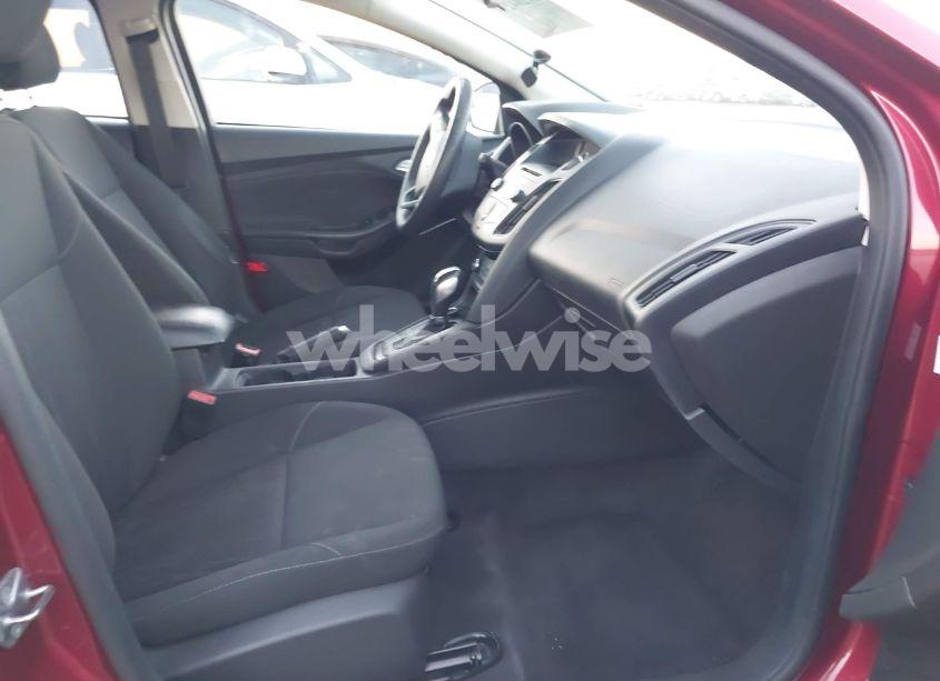 Photo 5 of 2015 Ford Focus SE (VIN 1FADP3K20FL220393)