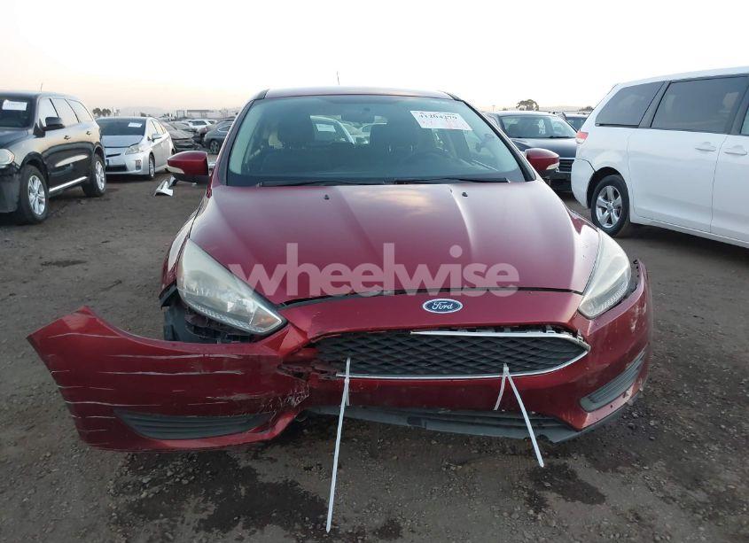 Photo 6 of 2015 Ford Focus SE (VIN 1FADP3K20FL220393)