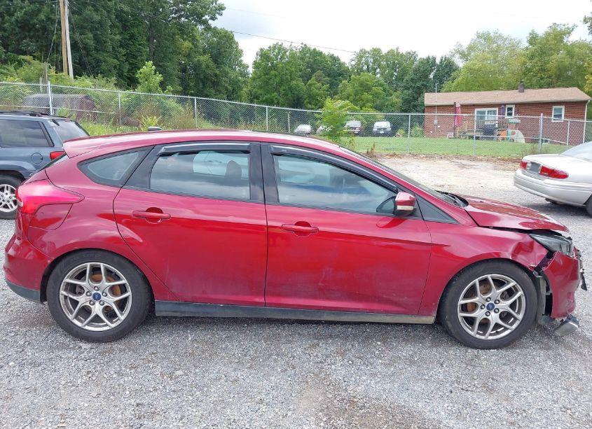 Photo 14 of 2015 Ford Focus SE (VIN 1FADP3K20FL235198)