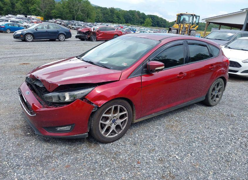 Photo 2 of 2015 Ford Focus SE (VIN 1FADP3K20FL235198)